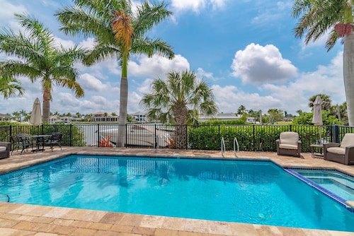 Holiday Winter Sale Hemingway House Marco Island  Last Minute Discount Book ASAP