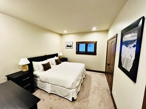 4 bedrooms, iron/ironing board, travel cot, free WiFi