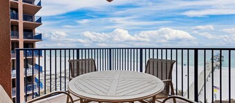 Condominio de lujo con millones de dólares $$$ ¡Vista del golfo y muelle privado!