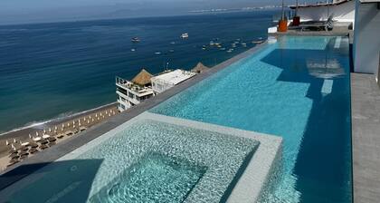 1 BR 2 BA Penthouse Los Muertos Beach 1200 SF, 1 BR Loft Penthouse - Best View and Location in PV