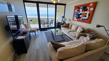 Smart TV, DVD player, table tennis, books