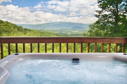 Best Views in the Smokies and on 4 Secluded Acres! Wood-burning fireplace!