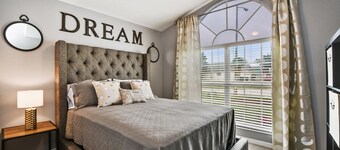 Coca Cola Villa, Private Heated Pool & Spa, 3 Miles to Disney