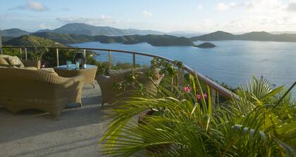 COUPLES RETREAT, HUGE OCEAN VIEWS, FREE KAYAKS & PADDLE BOARDS