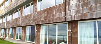 Betta's Cove: largest ground-floor Sea Gypsy condo, 10 steps from the sand