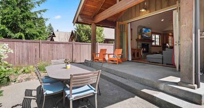 Keskeisellä paikalla, lemmikkiystävällinen: Aidattu piha / Hot Tub & Fire Pit
