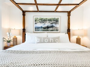 3 bedrooms, in-room safe, iron/ironing board, travel cot - WALK TO NAPILI BAY A SANDY BEACH-3 BEDROOMS-PRIVATE HOT TUB ON LANAI-KAPALUA (Lahaina)