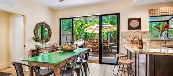 WALK TO NAPILI BAY A SANDY BEACH-3 BEDROOMS-PRIVATE HOT TUB ON LANAI-KAPALUA