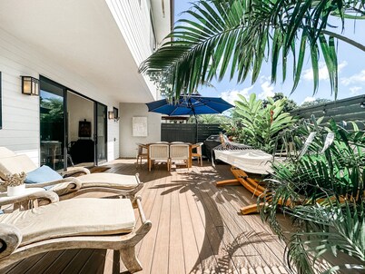 WALK TO NAPILI BAY A SANDY BEACH-3 BEDROOMS-PRIVATE HOT TUB ON LANAI-KAPALUA