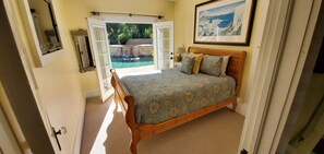 4 bedrooms, iron/ironing board, WiFi, bed sheets - Large Outdoor Kitchen, Pool, Hot Tub, Firepit...8 Mins From Healdsburg Plaza (Healdsburg)