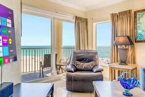 Interior - Penthouse/Beach Front/Free WiFi,Parking/Heated Pool/Gym/Grill/Bar/Beach Equipmen (Treasure Island)
