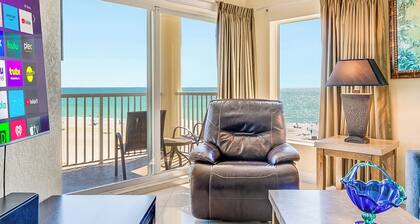 Penthouse/Beach Front/Free WiFi,Parking/Heated Pool/Gym/Grill/Bar/Beach Equipmen