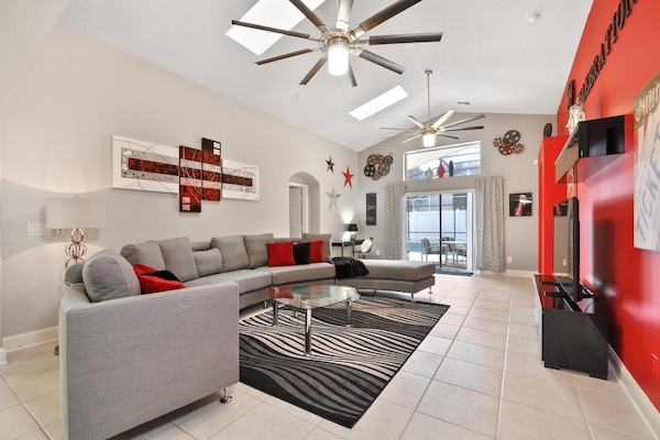 Smart TV, reproductor de DVD, futbolito