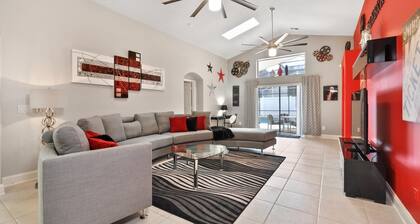 Bienvenue à Celebration Villa, à 5 km de Disney World, piscine / spa orientée sud