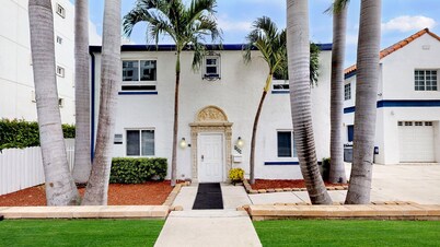 COLORS THE BEST VACATION RENTAL ON THE BEACH!