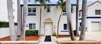 COLORS THE BEST VACATION RENTAL ON THE BEACH!