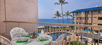 1 Bedroom Ocean View Kona Reef Condo-Recent Remodel & AC Throughout - Free WiFi