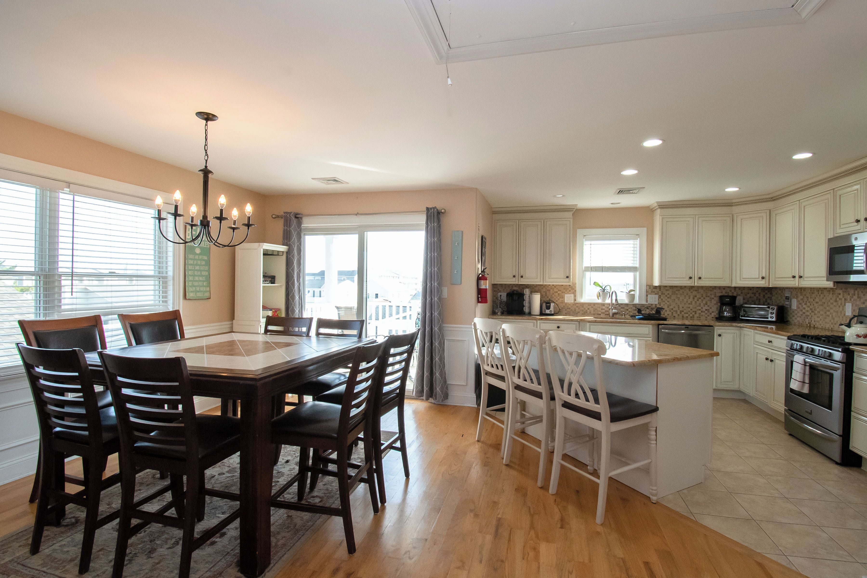 冰箱、微波炉、烤箱、炉灶