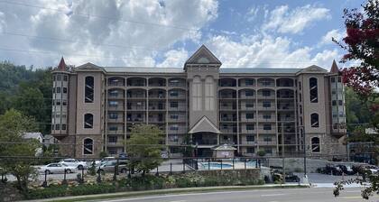 Cascading Creek/ Gatehouse Condos/ 2 Bedr./ 6th Floor