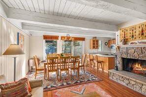 Interior - Aspen Riverfront 4BR, 3Bath, 5-Min Walk to Downtown, Large Pool, Hot Tub, Gym (Aspen)