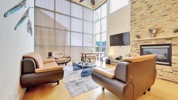 Smart-TV, Kamin, DVD-Player, Tischtennisplatte