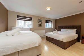 5 Schlafzimmer, schallisolierte Zimmer, Bügeleisen/Bügelbrett