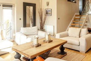 Smart-TV, videospill, DVD-spiller og filmbibliotek