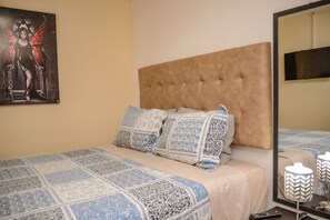 2 bedrooms, iron/ironing board, WiFi, bed sheets