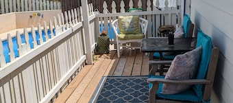 1/1 Cottage in the Dunes! PRIVATE POOL! Dog Friendly! Walk to Beach!