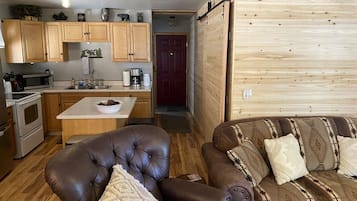Smart TV, fireplace, DVD player