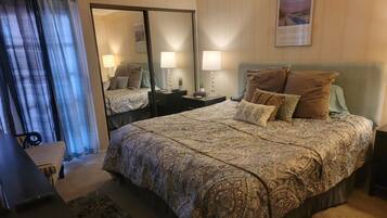 1 Schlafzimmer, BĂŒgeleisen/BĂŒgelbrett, kostenloses WLAN, BettwĂ€sche