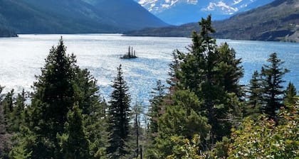 #2 - ROCKY MOUNTAIN CABIN – BEAUTIFUL PRIVATE SETTING, 6 MILES TO GLACIER PARK