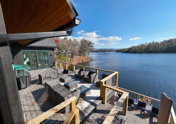 Terrace/patio - New Custom Mountain Lake House with the Best Views (Lake Santeetlah)