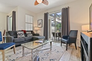 Smart TV, DVD player - Champions Gate, all amenities included Luxury as New Platinum Pool Townhome (Davenport)