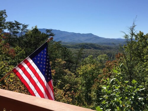 Lowest Rate of Year @ $145/nt May 7-19 *Views*Game Room*New Hot Tub*3 EnSuite KG Bdrms
