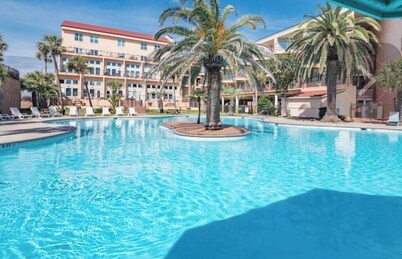 gulf view!  view. Beach. Heated pool, 2hot tubs, 3 elevators, Lrg. balcony-10.