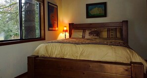 3 bedrooms, iron/ironing board, WiFi, bed sheets - Family-Friendly, Pet-Friendly, Tree-Surrounded Tahoe City Vacation Home (Tahoe City)