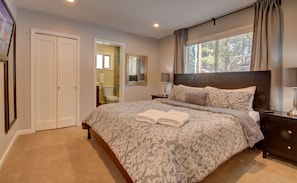 4 bedrooms, iron/ironing board, WiFi, bed sheets - Family Paradise: Swings, games and space!! (South Lake Tahoe)