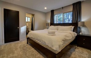 4 bedrooms, iron/ironing board, WiFi, bed sheets - 1 Family Paradise, Den, Playground, Space (South Lake Tahoe)