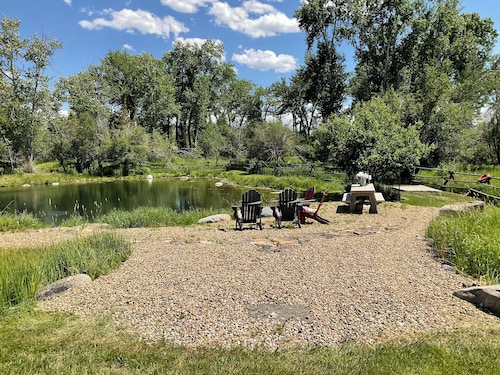 Trout Fishing Paradise, 10 acres, large yard, creek, private but close to town