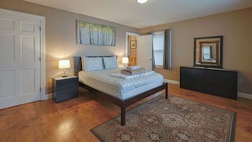 5 bedrooms, iron/ironing board, free WiFi, bed sheets