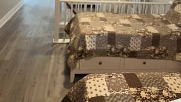 3 sovrum, skrivbord, strykjÀrn/strykbrÀda och gratis wi-fi