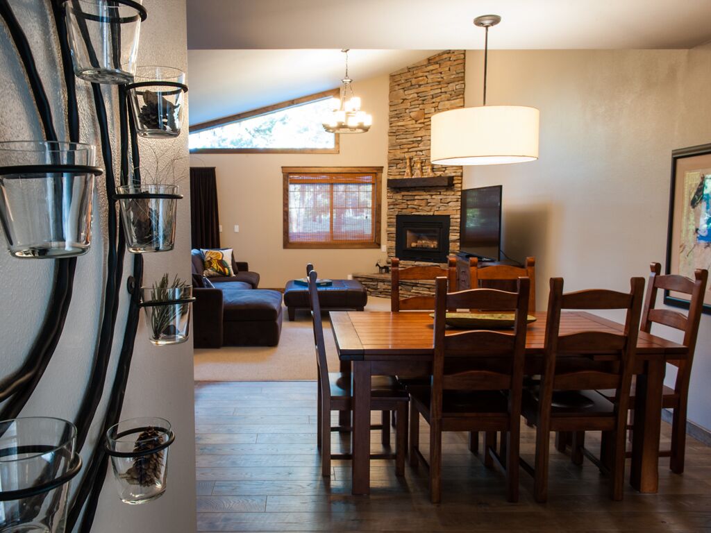 4BR (2 masters!)/3Bath with central A/C, TESLA charger 