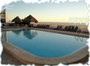 Een verwarmd zwembad