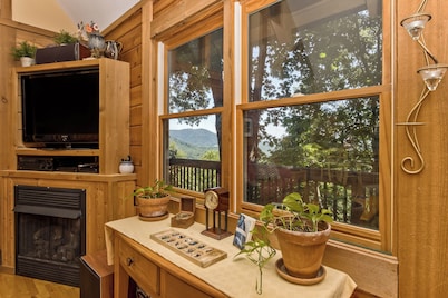 Top of the Line Asheville Mountain Cabin