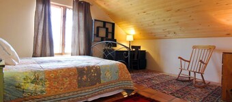 Blue Bird Farm Taos - Hotub/AC - Long/Short term