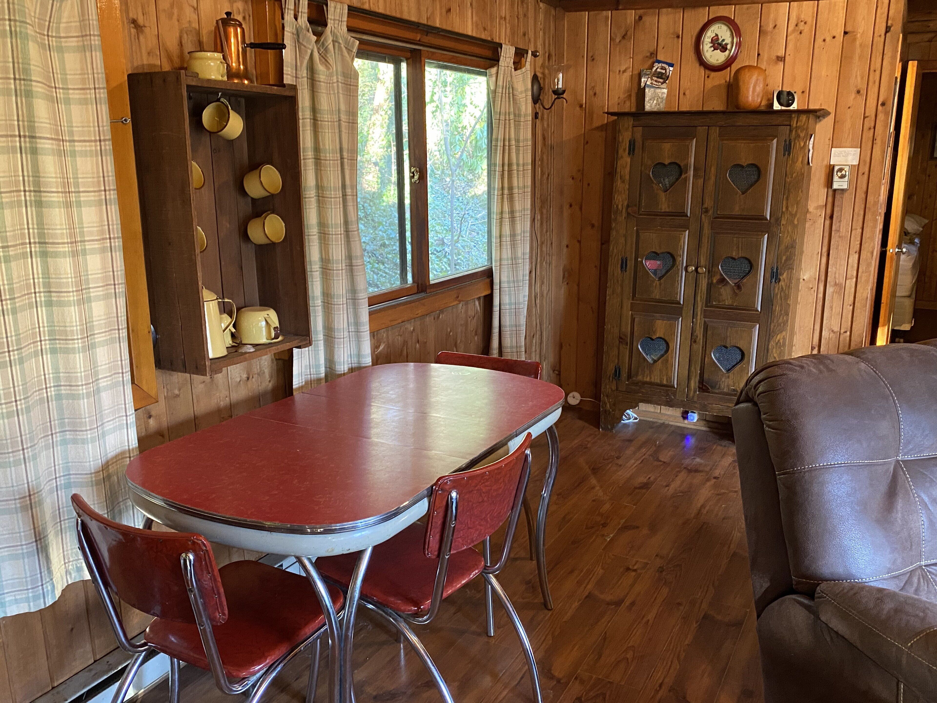 人里離れた山小屋、湖front、ハイキング、釣り、リラックス