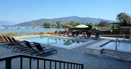 Jahreszeiten im Sandpoint - Lakefront Condo mit Etagenbetten - ideal für Familien