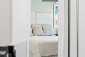 3 bedrooms, desk, iron/ironing board, WiFi
