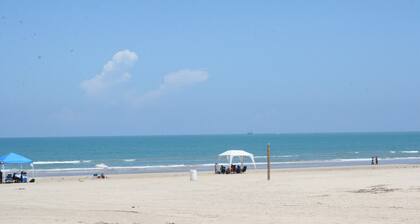 Beachfront 4th Floor, Unbelievable Views!!!